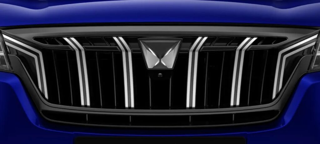 XUV700 grille